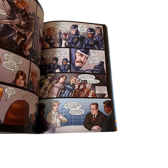 The Uniques Season 1 Omnibus Signed Numbered Webcomic Graphic Novel Comfort Love - Picture 13 of 13